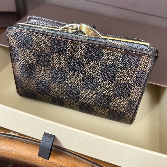 Louis Vuitton damier ebene wallet - Picture 4 of 15